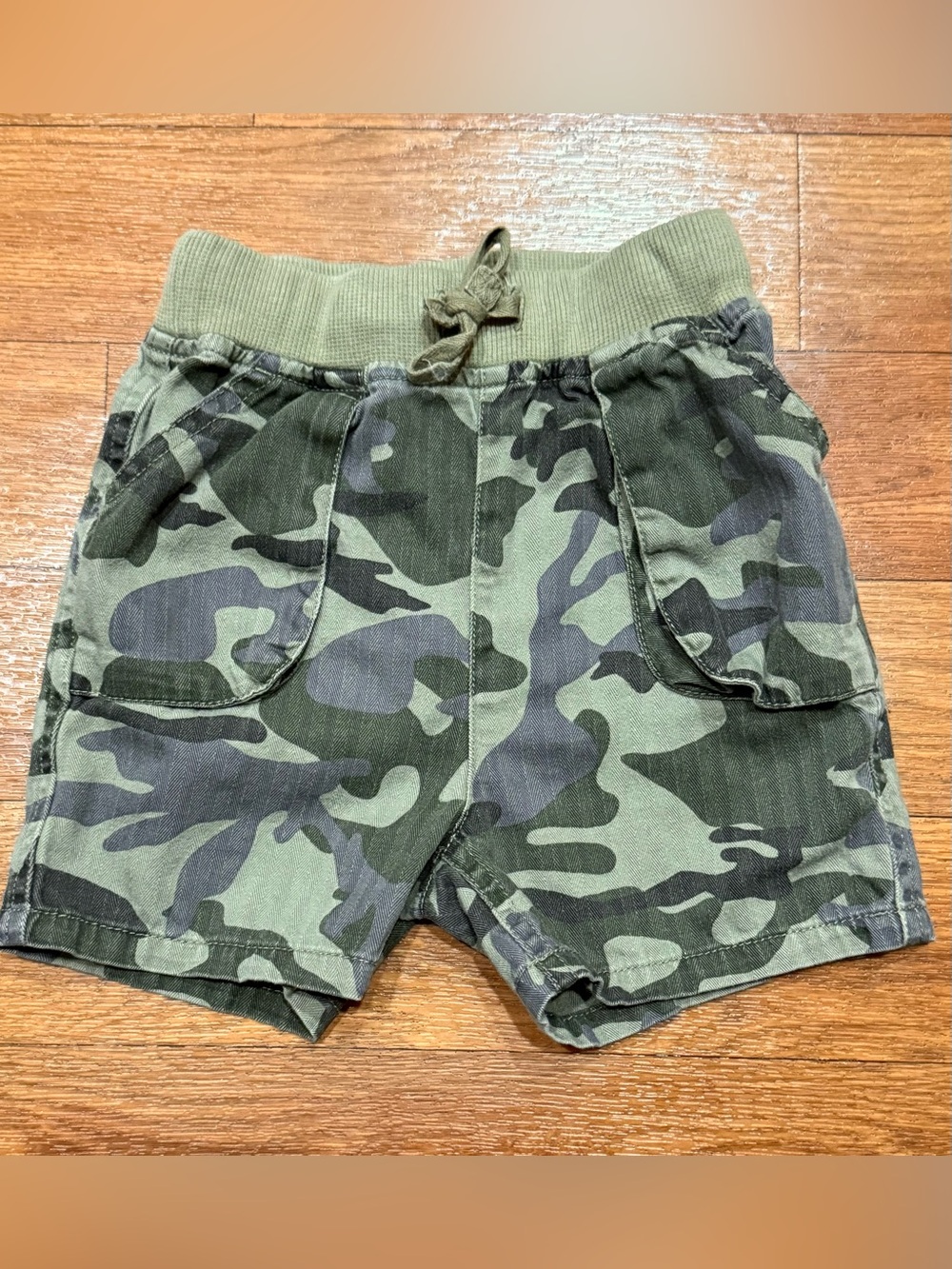 Hanna Andersson Boys Camouflage Drawstring Shorts Size 90 Us 3T Green Camo